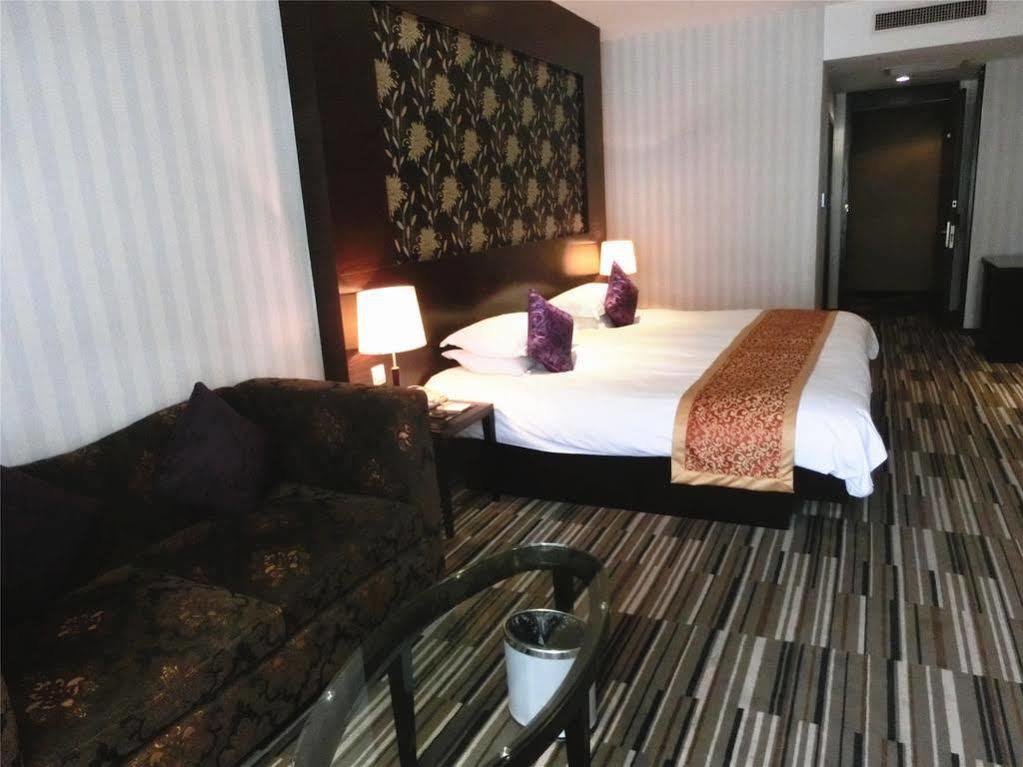 Shanghai Baron Business Bund Hotel Екстер'єр фото
